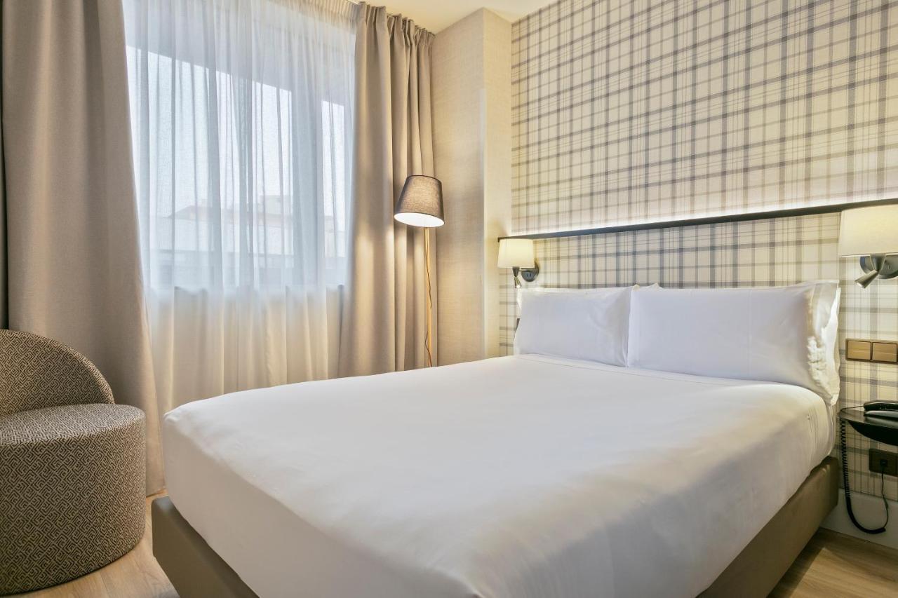 Small Double Room,1396080632:JPEG